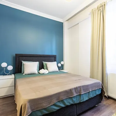 Red Balat - Orange And Blue Appartement *