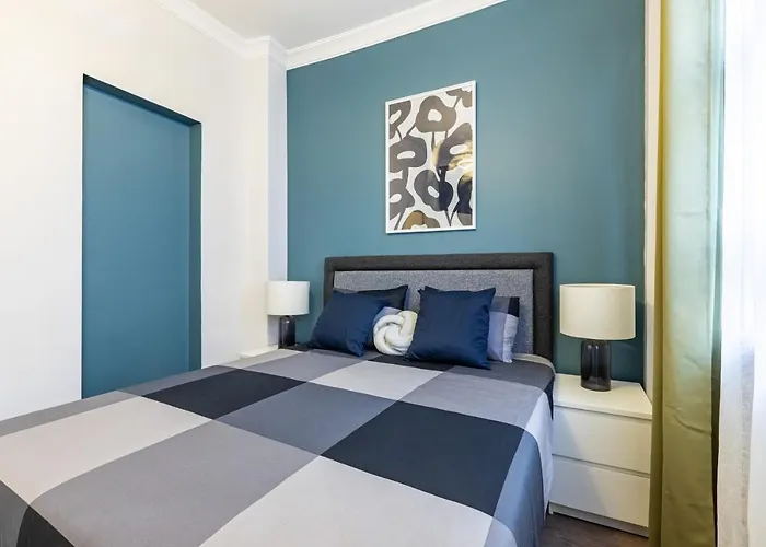 Red Balat - Orange And Blue Apartmán