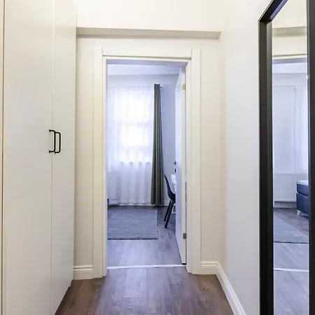 Red Balat - Orange And Blue 아파트 *