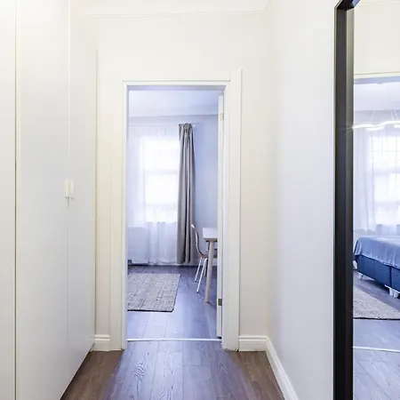 아파트 Red Balat - Orange And Blue *