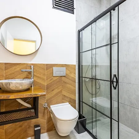 Red Balat - Orange And Blue 아파트 이스탄불